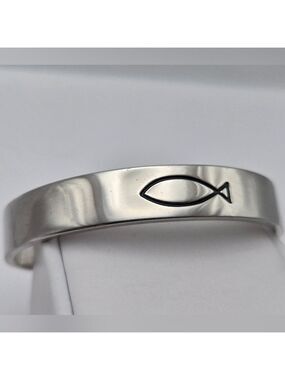 ✨2/$10✨ Stainless Steel Fish Pisces Horoscope March Cuff Bracelet Silver 2.5''